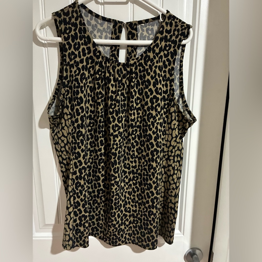 Leopard Print Sleeveless Top